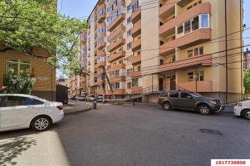 Фото №1: 1-комнатная квартира <span class="whitespace-nowrap">35 м²</span>, <span class="whitespace-nowrap">9/10 эт.</span> - Краснодар, мкр. Музыкальный, ул. имени Сергея Есенина, 127/2