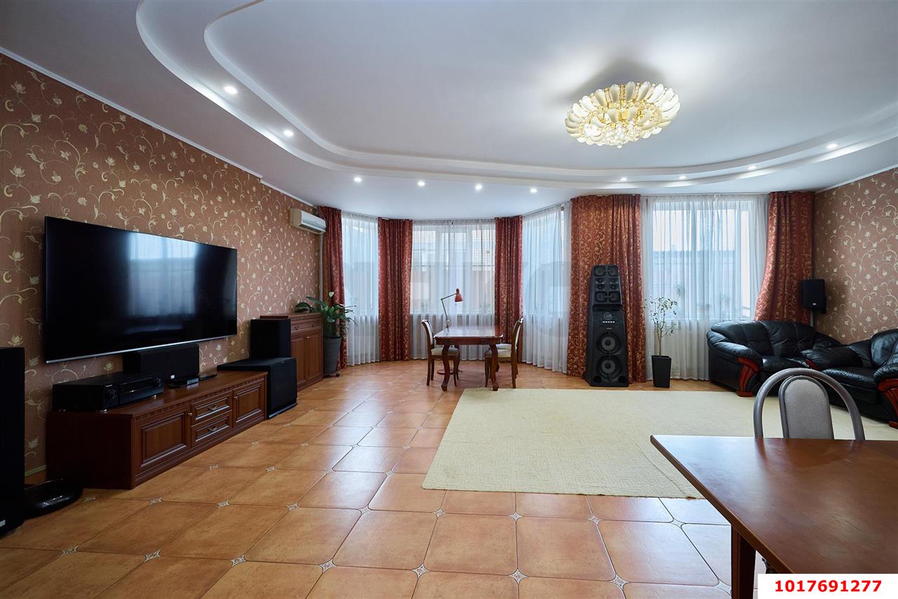 Фото №5: Дом <span class="whitespace-nowrap">298 м²</span> <span class="whitespace-nowrap">+ 5 сот.</span>, <span class="whitespace-nowrap">2 эт.</span> - Краснодар, Прикубанский внутригородской округ, мкр. 9-й километр, ул. Лазурная, 15