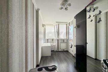 Фото №1: 3-комнатная квартира <span class="whitespace-nowrap">80 м²</span>, <span class="whitespace-nowrap">14/18 эт.</span> - Краснодар, мкр. Солнечный, ул. Архитектора Петина, 18/1