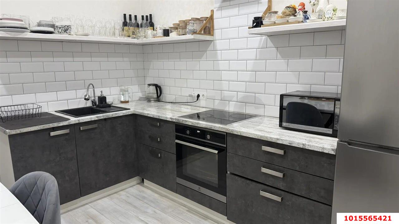 Фото №3: 1-комнатная квартира <span class="whitespace-nowrap">36 м²</span>, <span class="whitespace-nowrap">13/19 эт.</span> - Краснодар, Прикубанский внутригородской округ, имени Петра Метальникова, мкр. ЖК Победный, ул. Евгении Жигуленко, 13к2