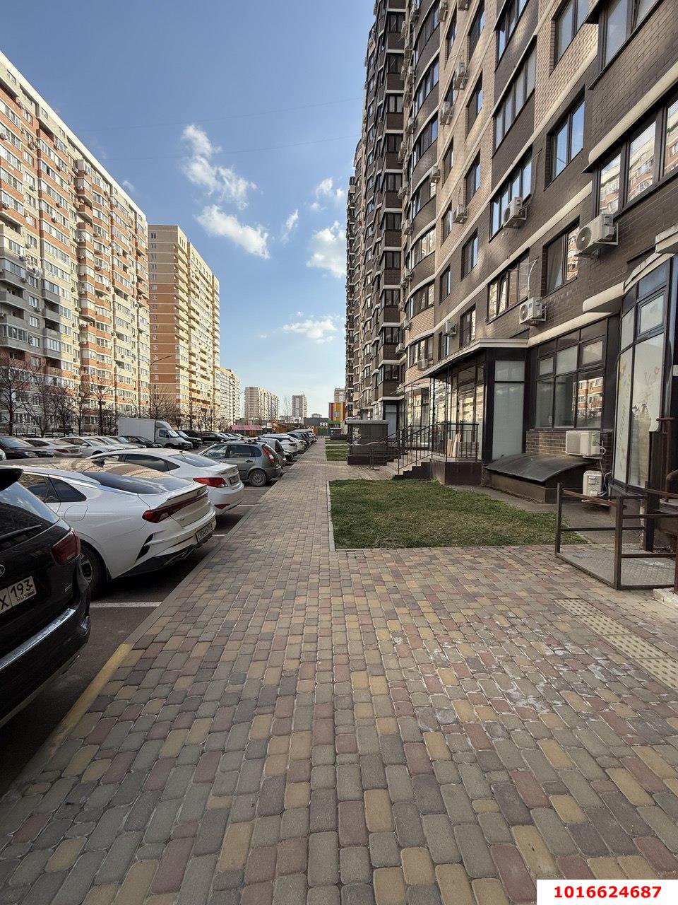 Фото №13: Торговое помещение <span class="whitespace-nowrap">95 м²</span>, <span class="whitespace-nowrap">1/17 эт.</span> - Краснодар, Прикубанский внутригородской округ, имени Петра Метальникова, мкр. жилой комплекс Победа-2, ул. Цезаря Куникова, 35