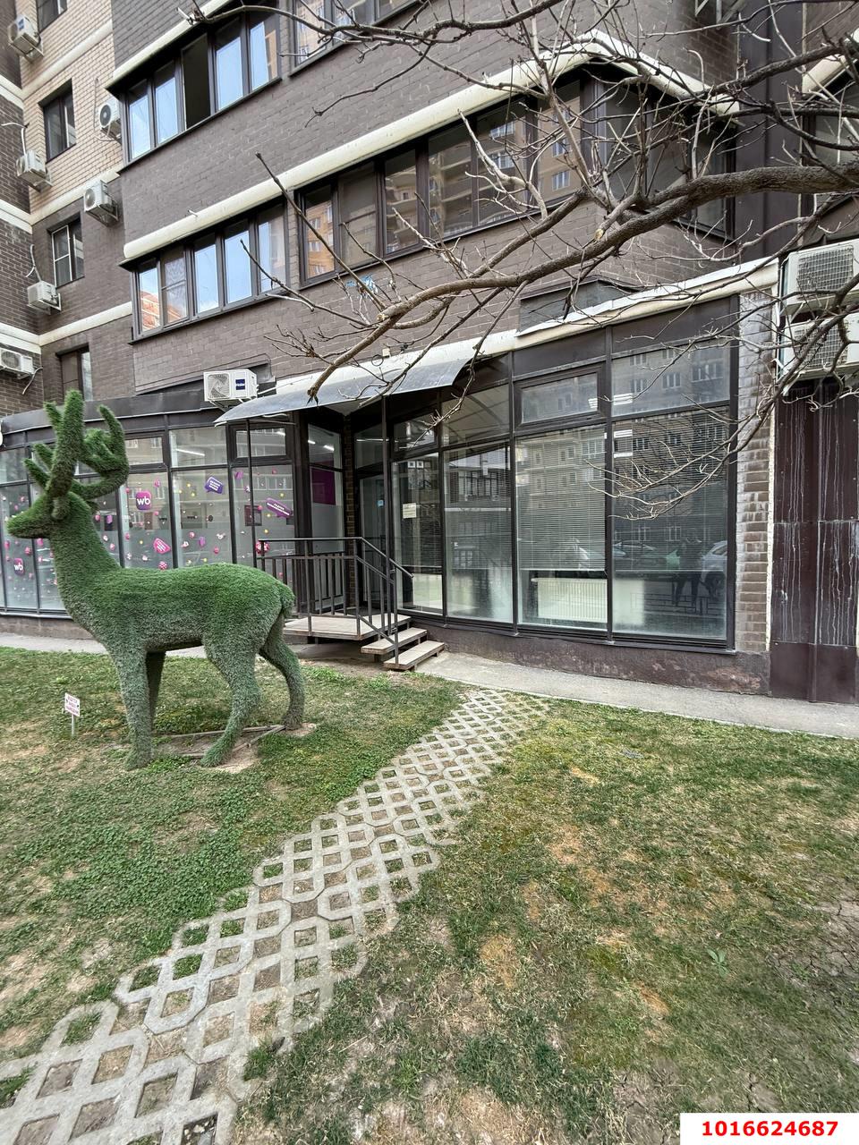 Фото №12: Торговое помещение <span class="whitespace-nowrap">95 м²</span>, <span class="whitespace-nowrap">1/17 эт.</span> - Краснодар, Прикубанский внутригородской округ, имени Петра Метальникова, мкр. жилой комплекс Победа-2, ул. Цезаря Куникова, 35