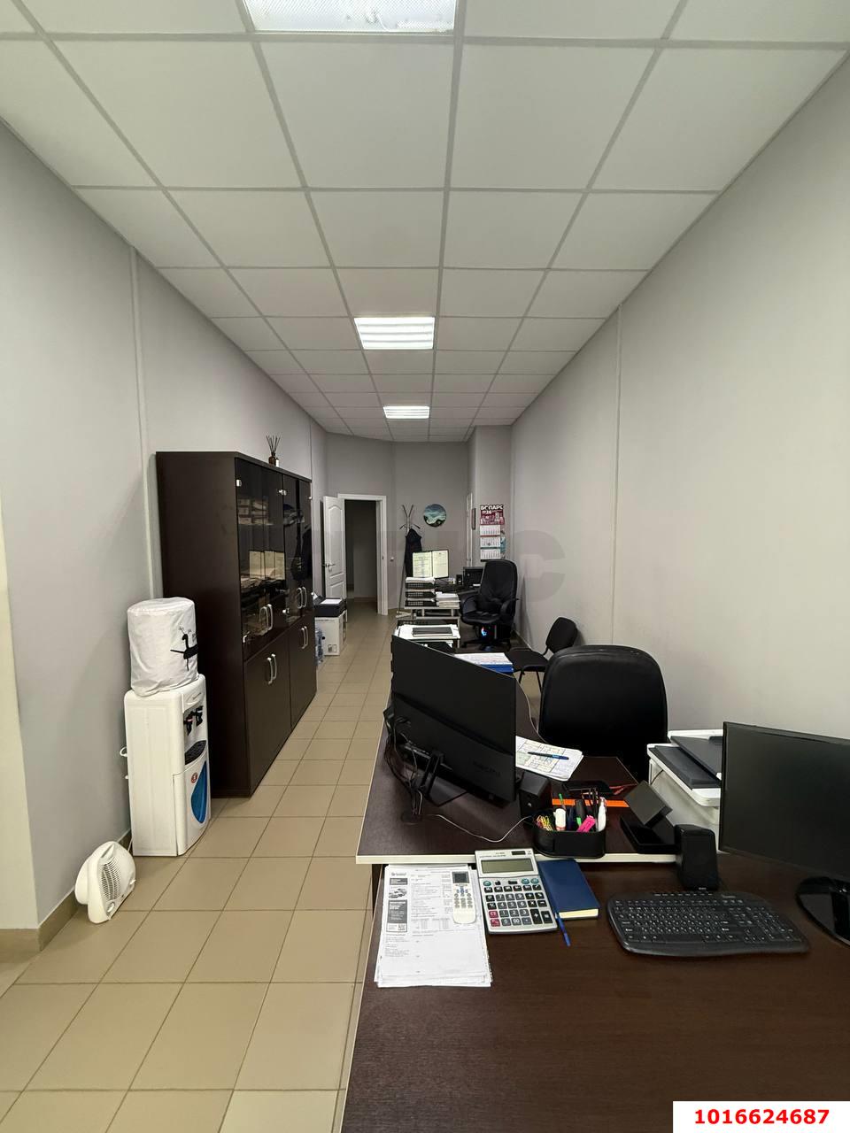 Фото №9: Торговое помещение <span class="whitespace-nowrap">95 м²</span>, <span class="whitespace-nowrap">1/17 эт.</span> - Краснодар, Прикубанский внутригородской округ, имени Петра Метальникова, мкр. жилой комплекс Победа-2, ул. Цезаря Куникова, 35