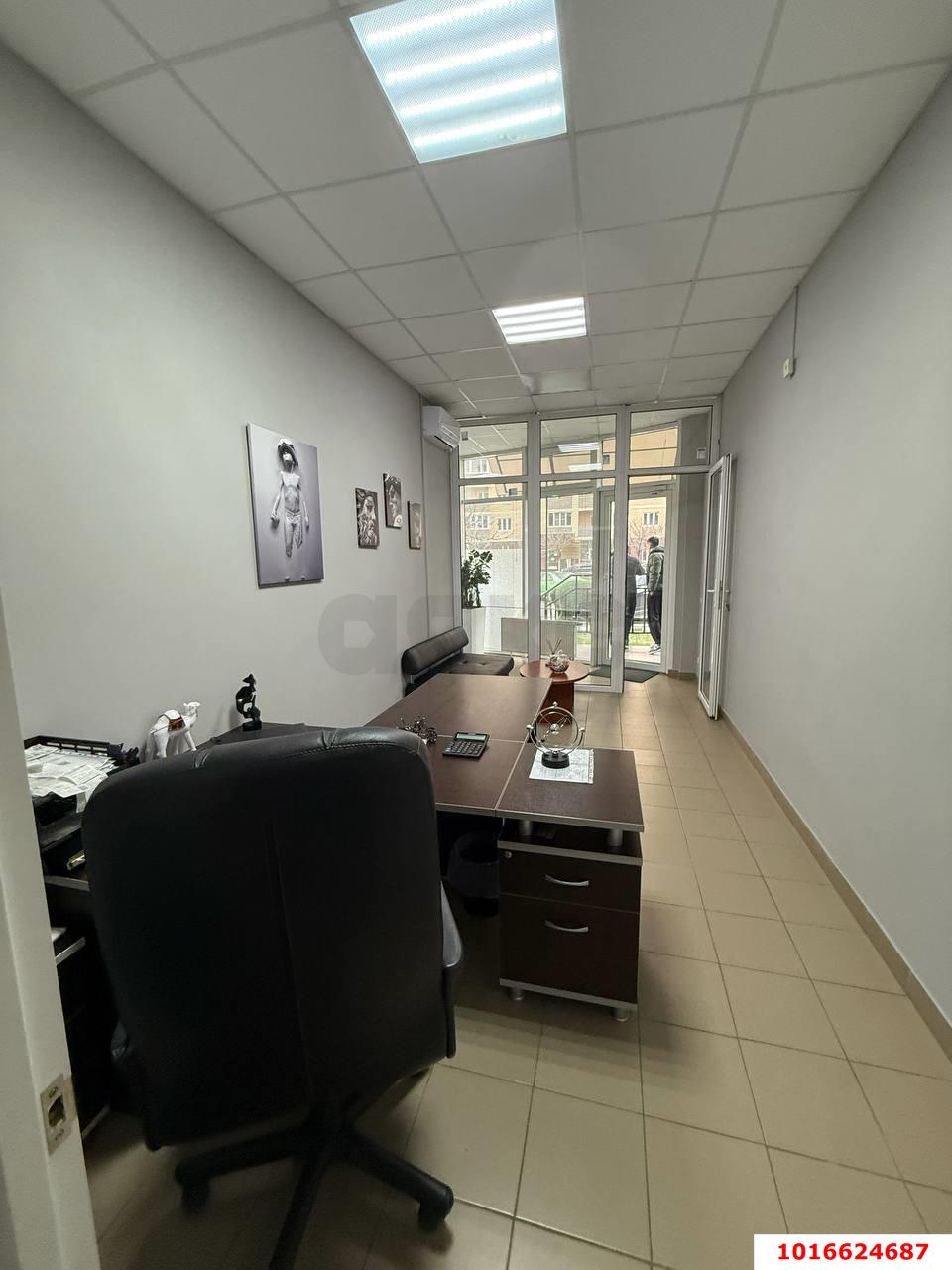 Фото №8: Торговое помещение <span class="whitespace-nowrap">95 м²</span>, <span class="whitespace-nowrap">1/17 эт.</span> - Краснодар, Прикубанский внутригородской округ, имени Петра Метальникова, мкр. жилой комплекс Победа-2, ул. Цезаря Куникова, 35