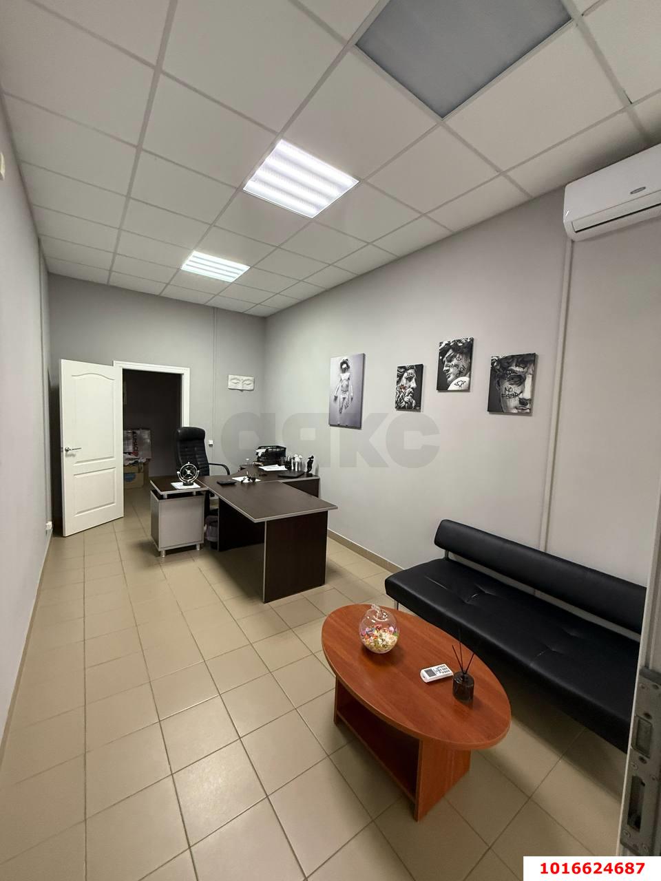 Фото №6: Торговое помещение <span class="whitespace-nowrap">95 м²</span>, <span class="whitespace-nowrap">1/17 эт.</span> - Краснодар, Прикубанский внутригородской округ, имени Петра Метальникова, мкр. жилой комплекс Победа-2, ул. Цезаря Куникова, 35