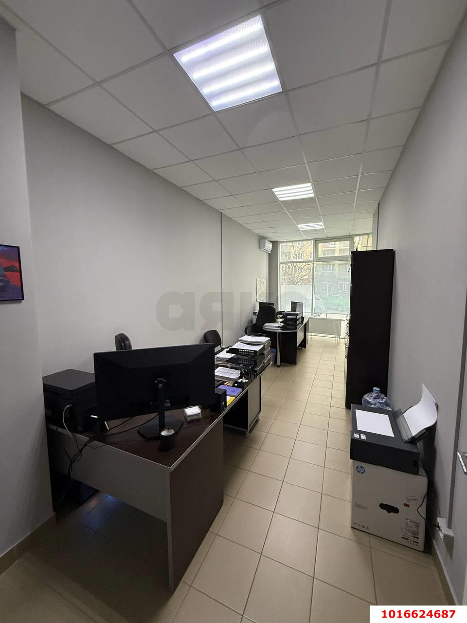 Фото №7: Торговое помещение <span class="whitespace-nowrap">95 м²</span>, <span class="whitespace-nowrap">1/17 эт.</span> - Краснодар, Прикубанский внутригородской округ, имени Петра Метальникова, мкр. жилой комплекс Победа-2, ул. Цезаря Куникова, 35