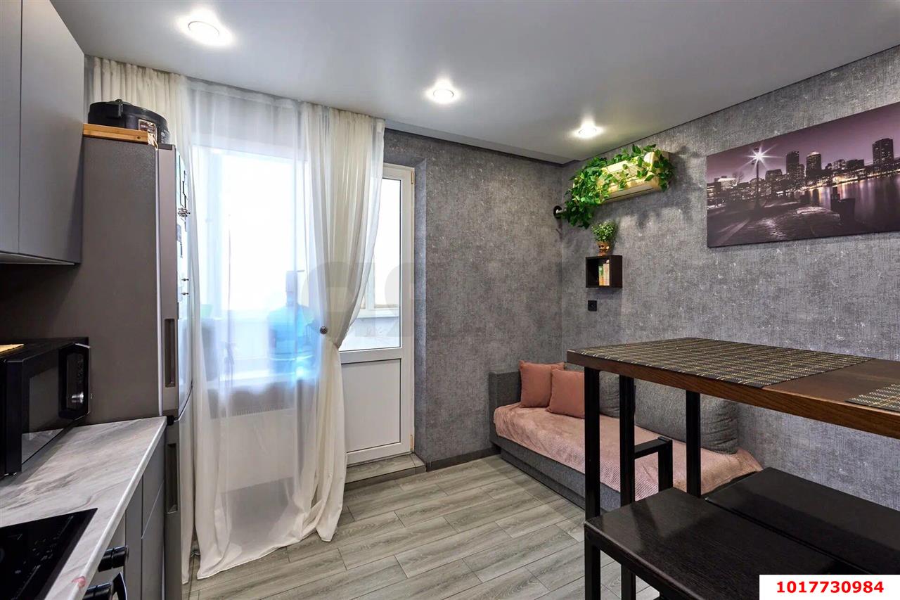 Фото №3: 1-комнатная квартира <span class="whitespace-nowrap">40 м²</span>, <span class="whitespace-nowrap">10/14 эт.</span> - Краснодар, Карасунский внутригородской округ, мкр. Гидростроителей, ул. Трудовой Славы, 1