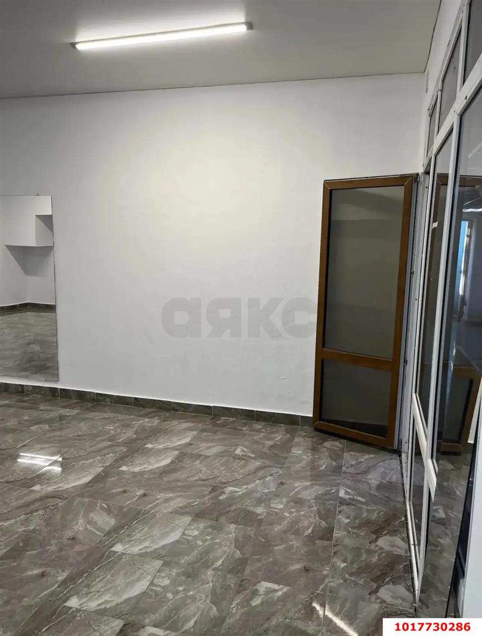 Фото №3: Офисное помещение <span class="whitespace-nowrap">42 м²</span>, <span class="whitespace-nowrap">-1/17 эт.</span> - Краснодар, Прикубанский внутригородской округ, имени Петра Метальникова, мкр. ЖК Три Кита, ул. Московская, 131к3