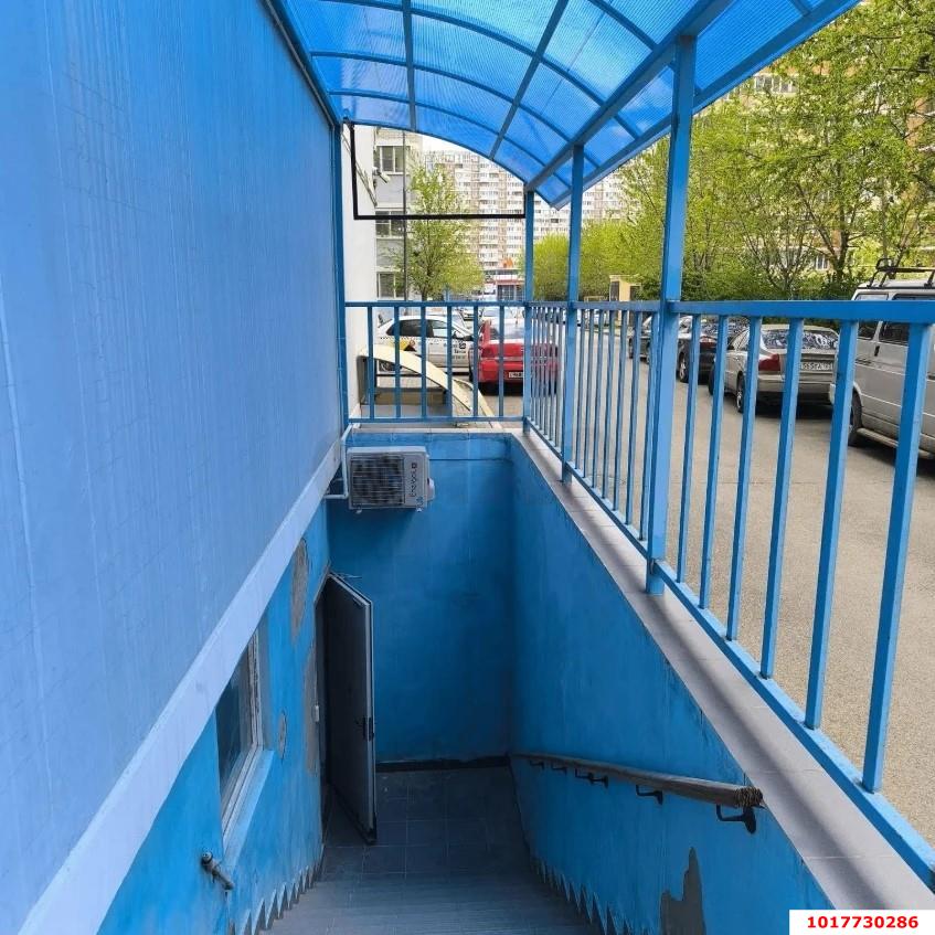 Фото №8: Офисное помещение <span class="whitespace-nowrap">42 м²</span>, <span class="whitespace-nowrap">-1/17 эт.</span> - Краснодар, Прикубанский внутригородской округ, имени Петра Метальникова, мкр. ЖК Три Кита, ул. Московская, 131к3