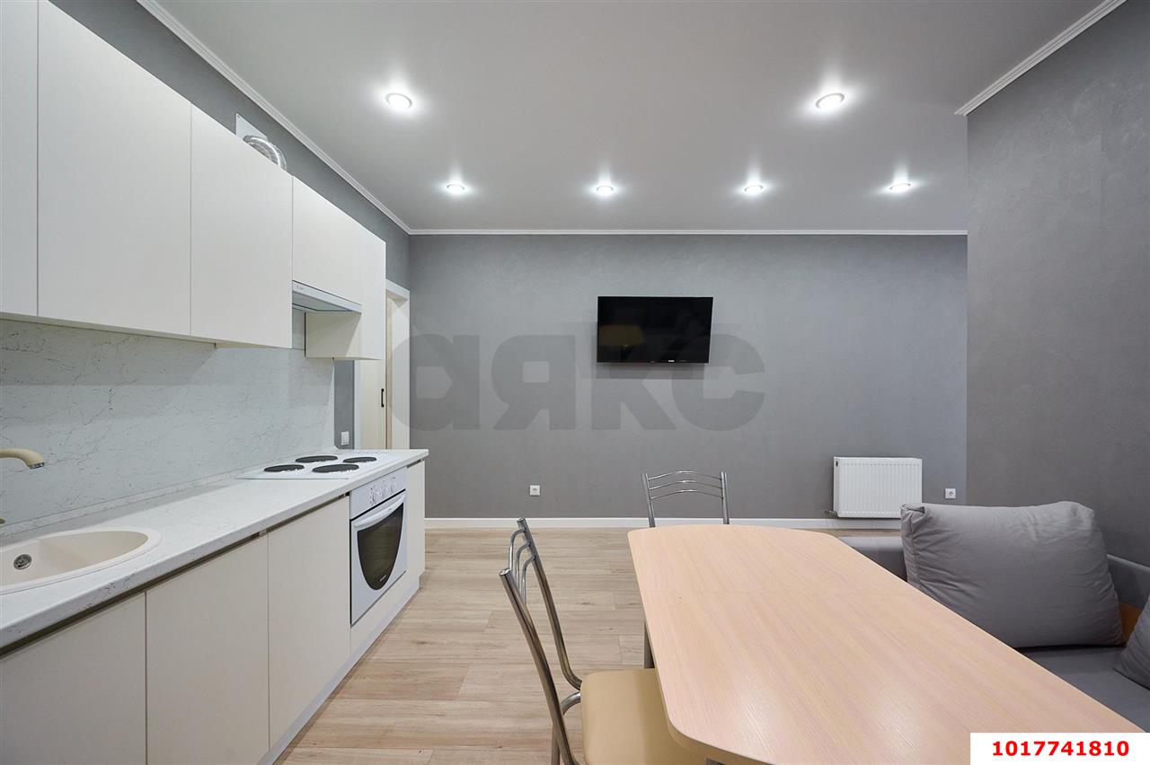 Фото №4: 2-комнатная квартира <span class="whitespace-nowrap">47 м²</span>, <span class="whitespace-nowrap">11/16 эт.</span> - Краснодар, Прикубанский внутригородской округ, Россинского, мкр. жилой комплекс Дружный-2, б-р Адмиралтейский, 3к1