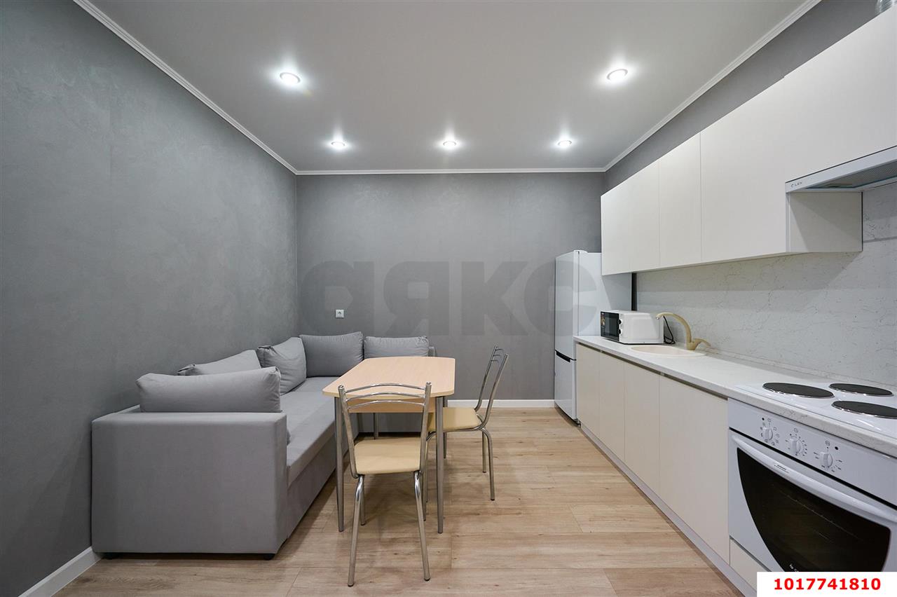 Фото №2: 2-комнатная квартира <span class="whitespace-nowrap">47 м²</span>, <span class="whitespace-nowrap">11/16 эт.</span> - Краснодар, Прикубанский внутригородской округ, Россинского, мкр. жилой комплекс Дружный-2, б-р Адмиралтейский, 3к1