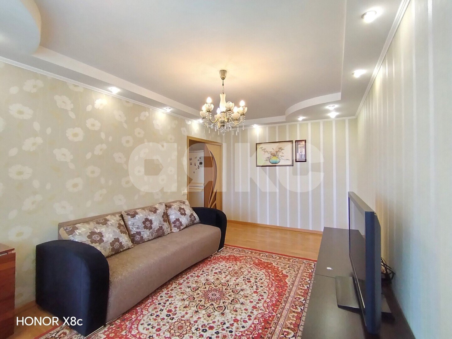 Фото №2: 2-комнатная квартира <span class="whitespace-nowrap">48 м²</span>, <span class="whitespace-nowrap">5/10 эт.</span> - Волгоград, Советский, мкр. 232-й, пр-кт Университетский, 94