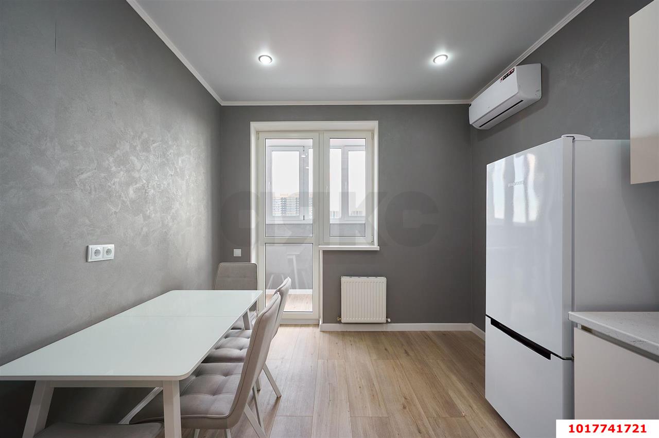 Фото №3: 2-комнатная квартира <span class="whitespace-nowrap">60 м²</span>, <span class="whitespace-nowrap">14/16 эт.</span> - Краснодар, Прикубанский внутригородской округ, Россинского, мкр. жилой комплекс Дружный, ул. Адмирала Серебрякова, 3к2