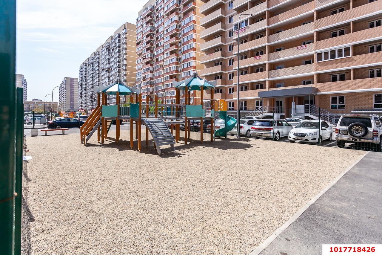Фото №4: Студия <span class="whitespace-nowrap">26 м²</span>, <span class="whitespace-nowrap">17/19 эт.</span> - Краснодар, Прикубанский внутригородской округ, жилой комплекс Времена Года-2, мкр. имени Петра Метальникова, ул. Петра Метальникова, 26