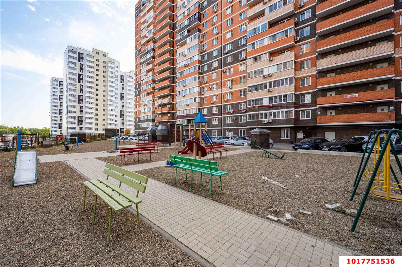 Фото №1: 2-комнатная квартира <span class="whitespace-nowrap">65 м²</span>, <span class="whitespace-nowrap">11/17 эт.</span> - Краснодар, Карасунский внутригородской округ, мкр. Почтовый, пр-кт имени писателя Знаменского, 9к3