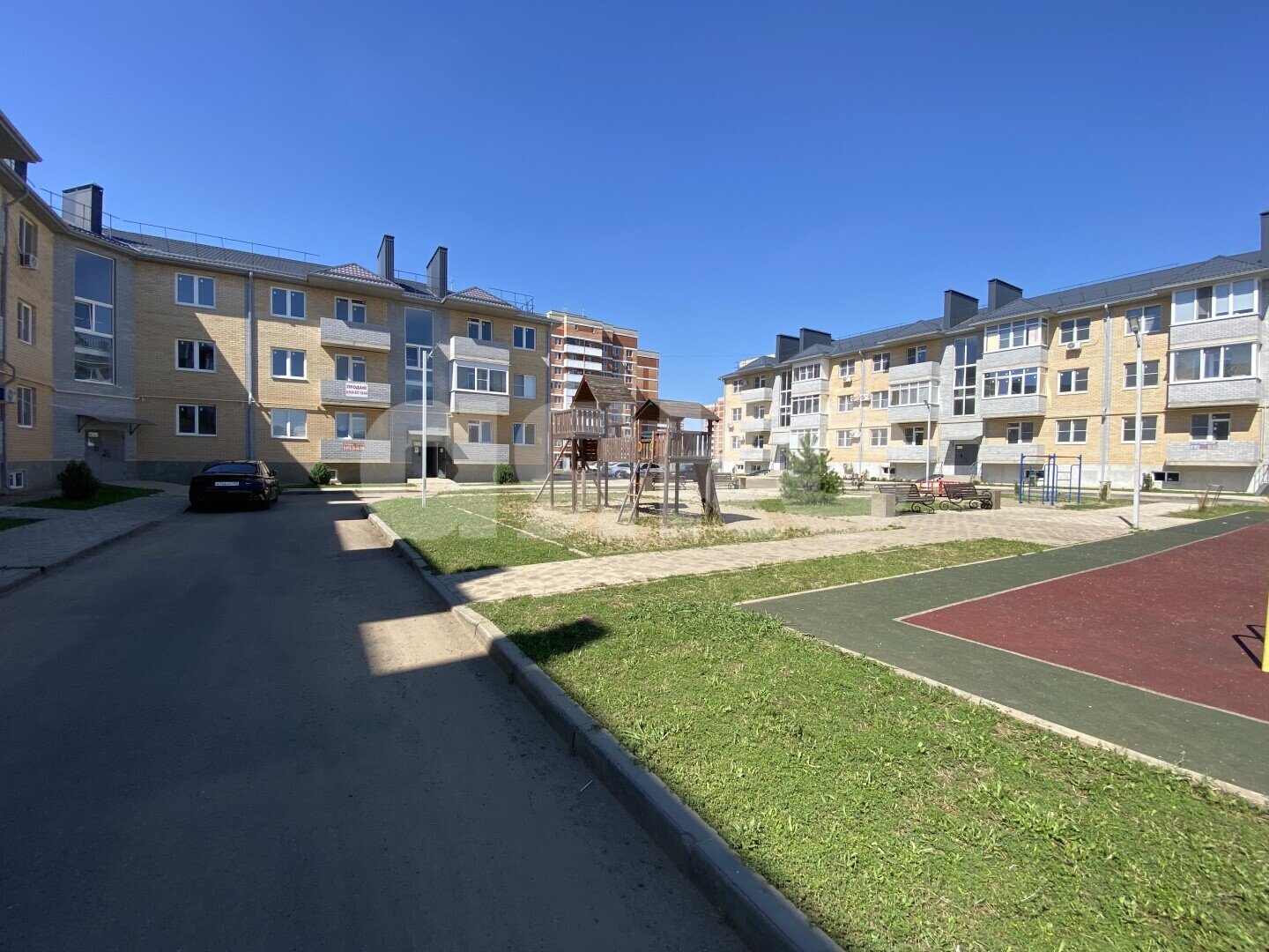 Фото №2: 2-комнатная квартира <span class="whitespace-nowrap">56 м²</span>, <span class="whitespace-nowrap">1/3 эт.</span> - Кореновск, мкр. 10-й, ул. Таманская, 1