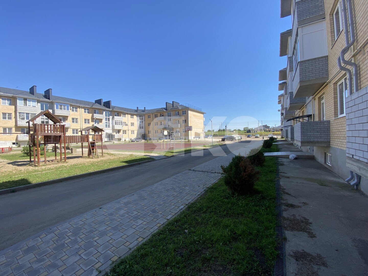 Фото №10: 2-комнатная квартира <span class="whitespace-nowrap">56 м²</span>, <span class="whitespace-nowrap">1/3 эт.</span> - Кореновск, мкр. 10-й, ул. Таманская, 1