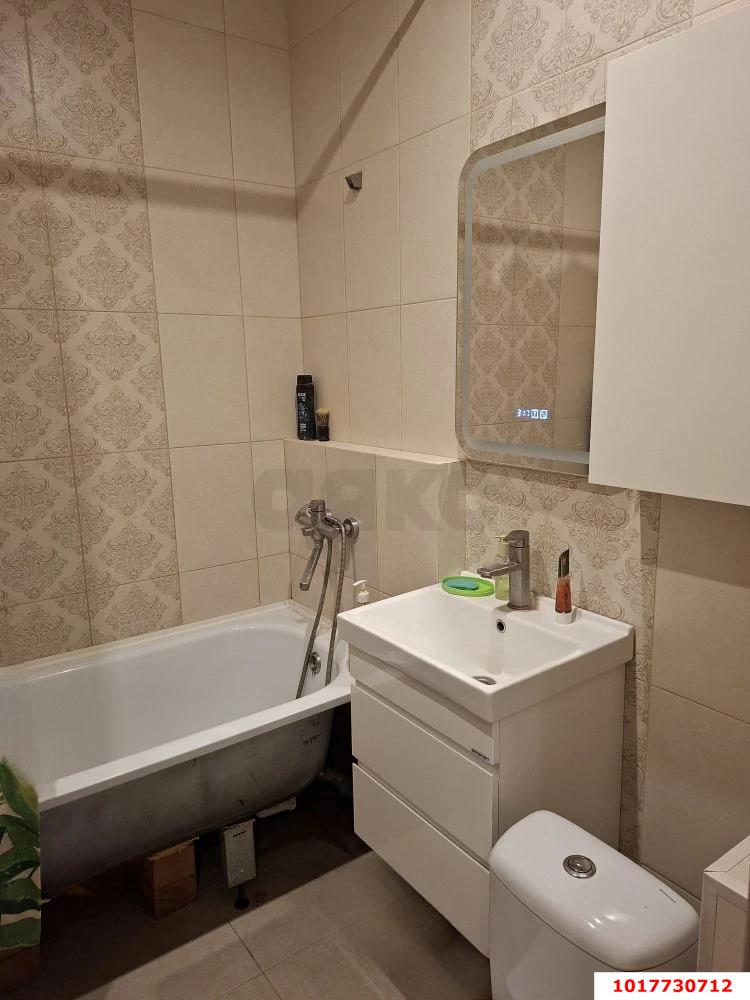 Фото №10: 3-комнатная квартира <span class="whitespace-nowrap">74 м²</span>, <span class="whitespace-nowrap">4/19 эт.</span> - Краснодар, Карасунский внутригородской округ, Гидростроителей, мкр. жилой комплекс Поющие Фонтаны, ул. имени Невкипелого, 10