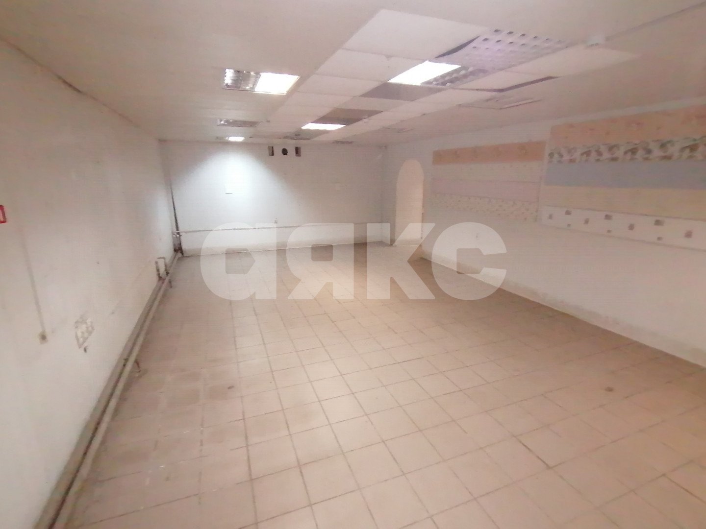 Фото №2: Торговое помещение <span class="whitespace-nowrap">540 м²</span>, <span class="whitespace-nowrap">-1/5 эт.</span> - Волгоград, Кировский, мкр. Развилка, ул. Кирова, 145