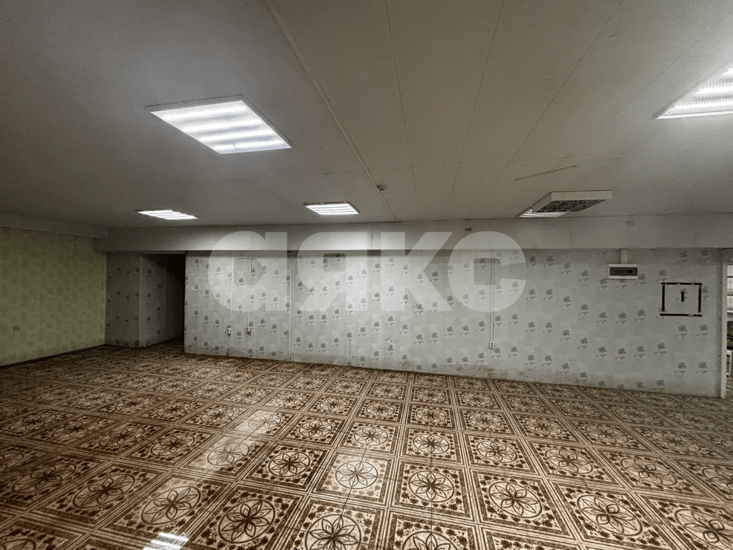 Фото №6: Торговое помещение <span class="whitespace-nowrap">540 м²</span>, <span class="whitespace-nowrap">-1/5 эт.</span> - Волгоград, Кировский, мкр. Развилка, ул. Кирова, 145