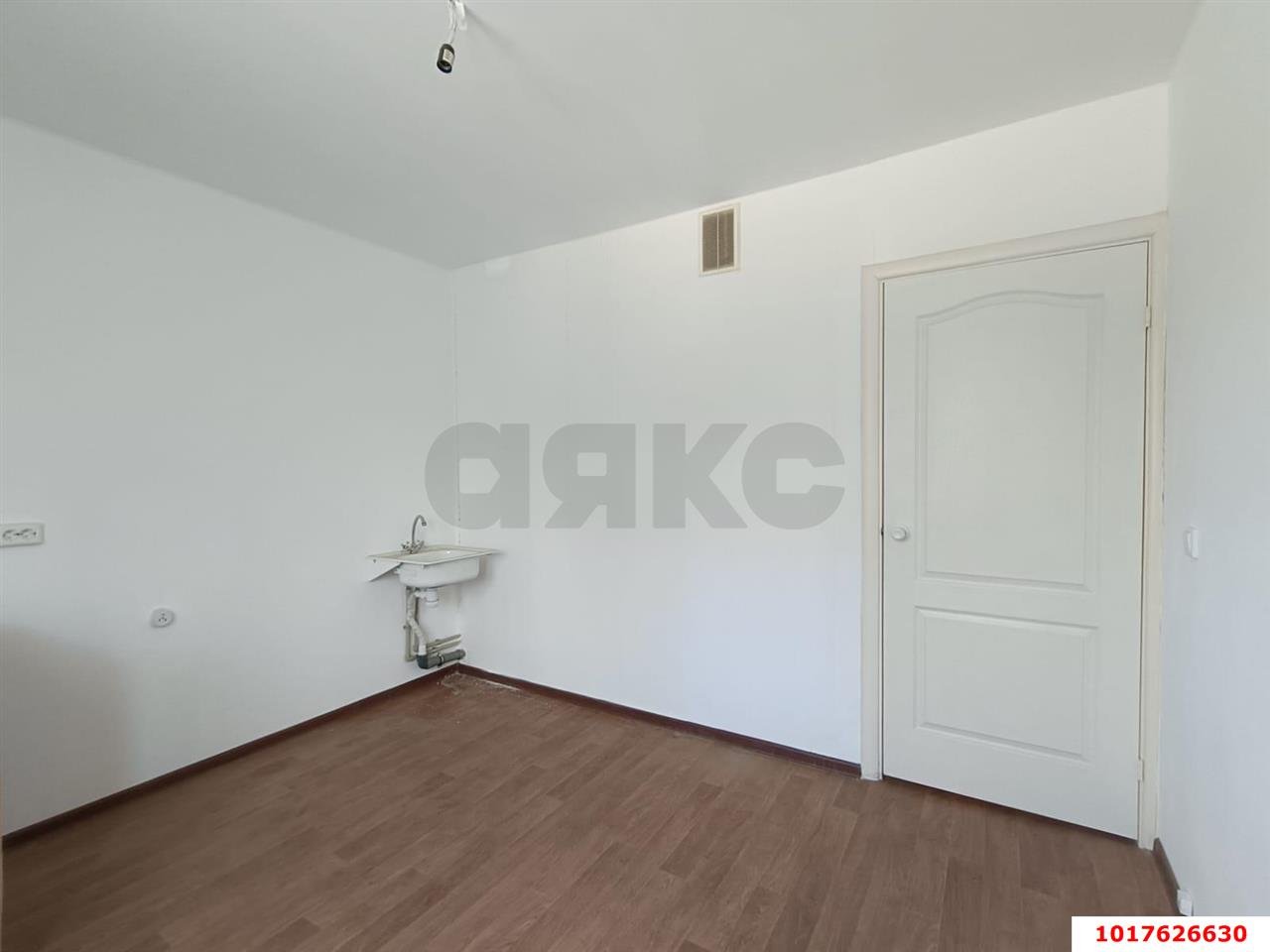 Фото №11: 1-комнатная квартира <span class="whitespace-nowrap">40 м²</span>, <span class="whitespace-nowrap">2/16 эт.</span> - Краснодар, Прикубанский внутригородской округ, мкр. Восточно-Кругликовский, ул. Героев-Разведчиков, 17/1