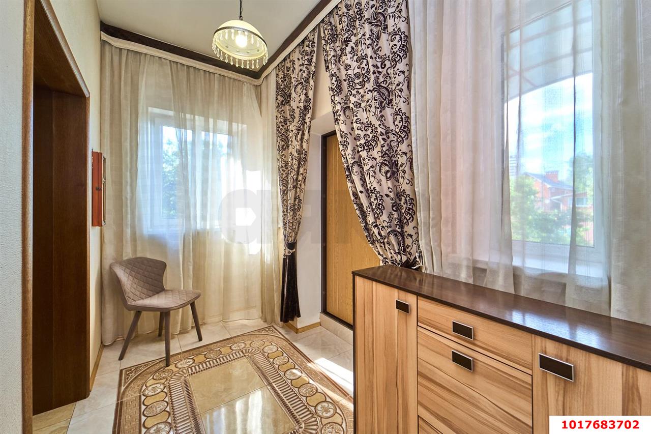 Фото №10: Дом <span class="whitespace-nowrap">412 м²</span> <span class="whitespace-nowrap">+ 16 сот.</span>, <span class="whitespace-nowrap">3 эт.</span> - Краснодар, Прикубанский внутригородской округ, мкр. Горхутор, ул. Яхонтовая, 36