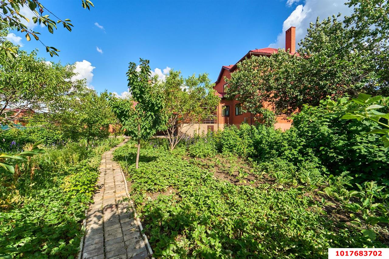 Фото №5: Дом <span class="whitespace-nowrap">412 м²</span> <span class="whitespace-nowrap">+ 16 сот.</span>, <span class="whitespace-nowrap">3 эт.</span> - Краснодар, Прикубанский внутригородской округ, мкр. Горхутор, ул. Яхонтовая, 36