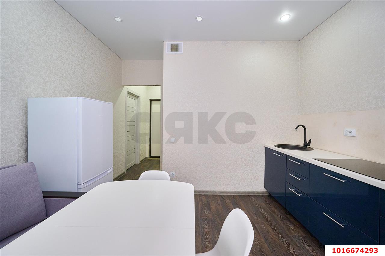 Фото №7: 1-комнатная квартира <span class="whitespace-nowrap">36 м²</span>, <span class="whitespace-nowrap">3/16 эт.</span> - Краснодар, Прикубанский внутригородской округ, Калинино, Завод Радиоизмерительных Приборов, мкр. ЖК Lime, ул. 2-я Российская, 162