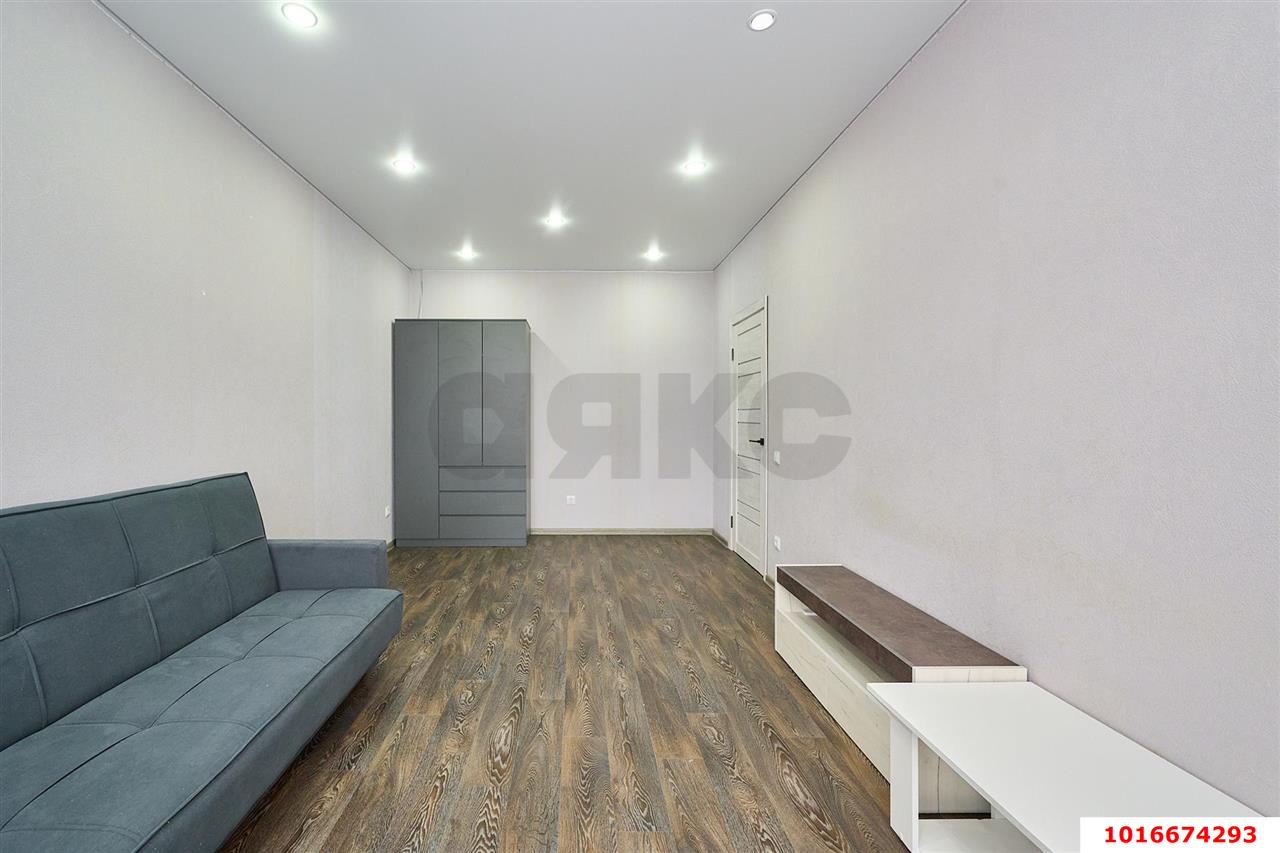 Фото №3: 1-комнатная квартира <span class="whitespace-nowrap">36 м²</span>, <span class="whitespace-nowrap">3/16 эт.</span> - Краснодар, Прикубанский внутригородской округ, Калинино, Завод Радиоизмерительных Приборов, мкр. ЖК Lime, ул. 2-я Российская, 162