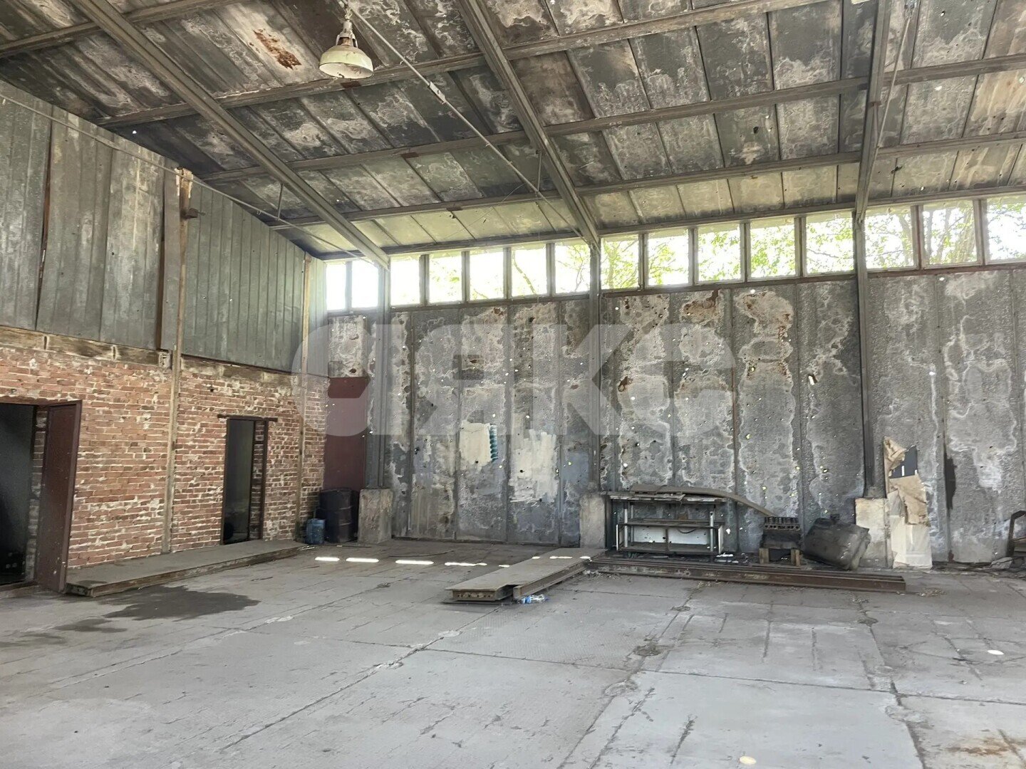 Фото №3: Коммерция <span class="whitespace-nowrap">1000 м²</span>, <span class="whitespace-nowrap">1/1 эт.</span> - Мариуполь, р. Ильичёвский, ул. Заозёрная, 62