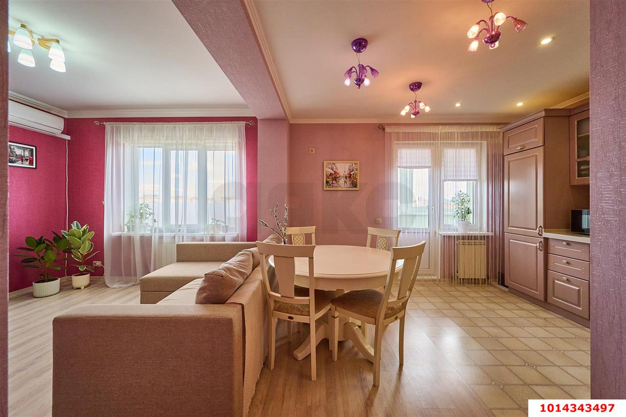 Фото №1: 2-комнатная квартира <span class="whitespace-nowrap">62 м²</span>, <span class="whitespace-nowrap">10/12 эт.</span> - Краснодар, Прикубанский внутригородской округ, Отделение № 1 совхоза Солнечный, мкр. Фестивальный, ул. Атарбекова, 7