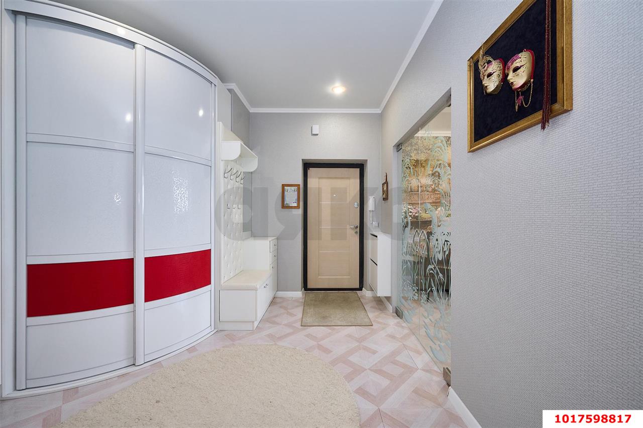 Фото №22: 2-комнатная квартира <span class="whitespace-nowrap">75 м²</span>, <span class="whitespace-nowrap">13/19 эт.</span> - Краснодар, Западный внутригородской округ, мкр. Горгаз, ул. Николая Кондратенко, 6к2