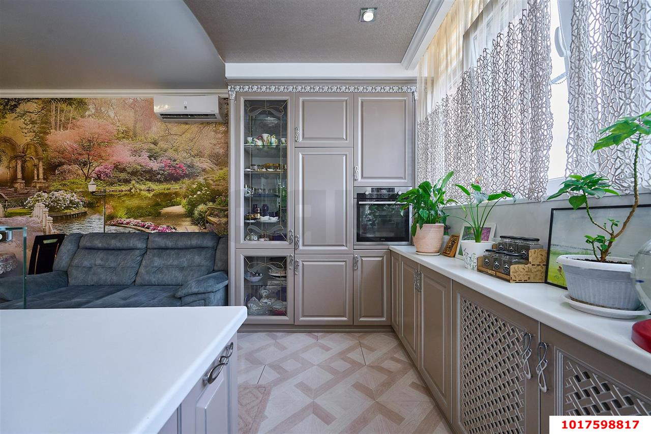 Фото №3: 2-комнатная квартира <span class="whitespace-nowrap">75 м²</span>, <span class="whitespace-nowrap">13/19 эт.</span> - Краснодар, Западный внутригородской округ, мкр. Горгаз, ул. Николая Кондратенко, 6к2