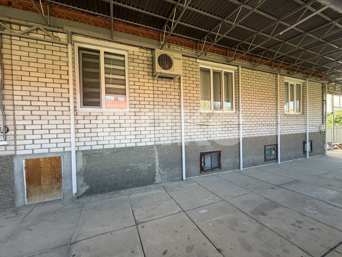 Фото №25: Дом <span class="whitespace-nowrap">152 м²</span> <span class="whitespace-nowrap">+ 10 сот.</span>, <span class="whitespace-nowrap">1 эт.</span> - Кореновск, ул. Смоленская, 30