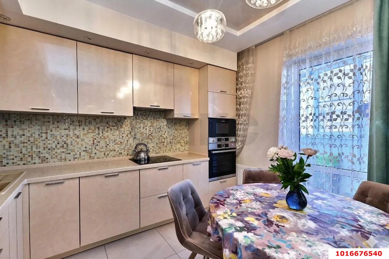 Фото №5: 4-комнатная квартира <span class="whitespace-nowrap">102 м²</span>, <span class="whitespace-nowrap">8/16 эт.</span> - Краснодар, Западный внутригородской округ, мкр. Юбилейный, ул. 70-летия Октября, 1