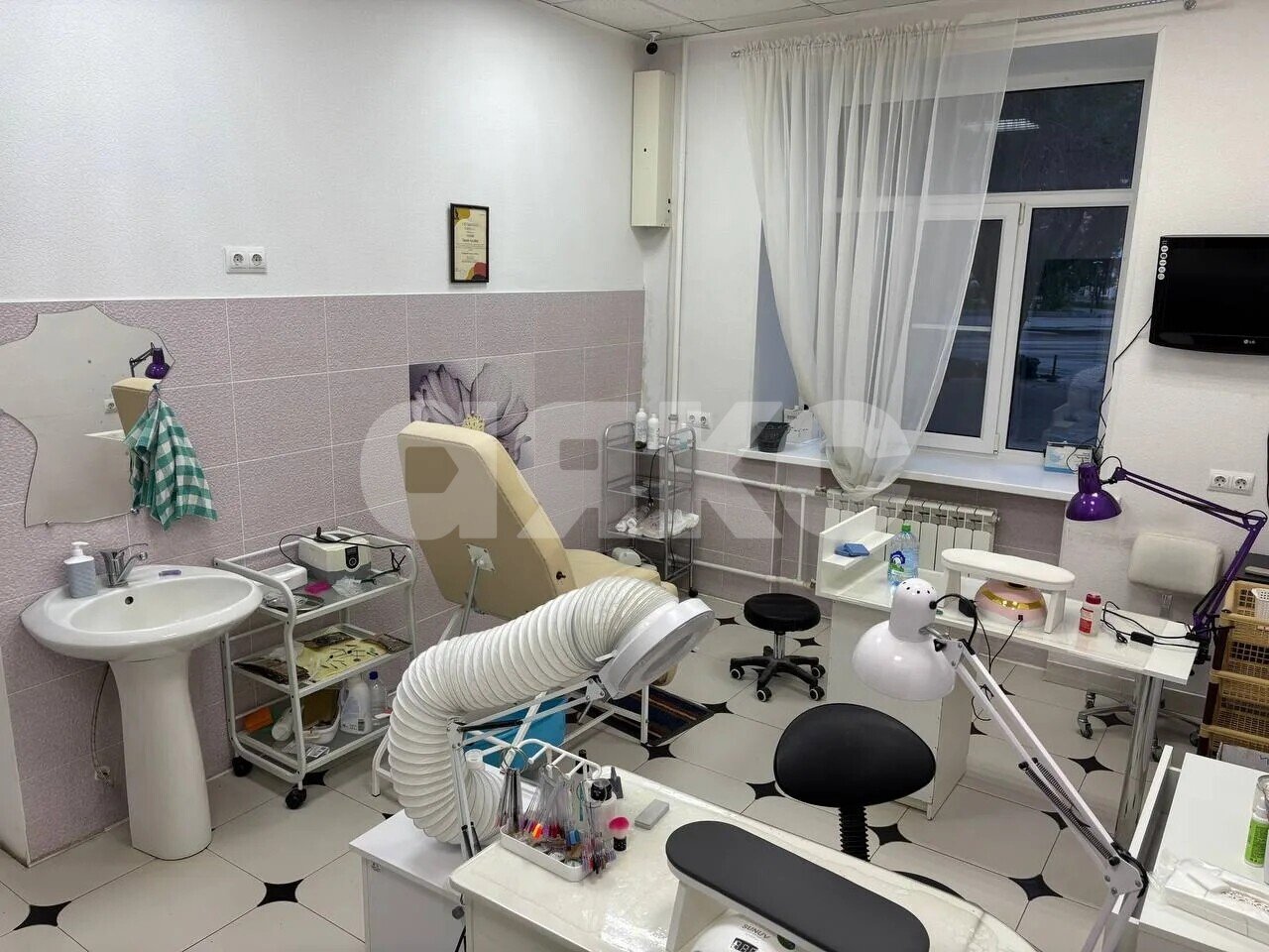 Фото №5: Коммерция <span class="whitespace-nowrap">313 м²</span>, <span class="whitespace-nowrap">1/1 эт.</span> - Волгоград, р. Тракторозаводский, ул. Дзержинского, 15
