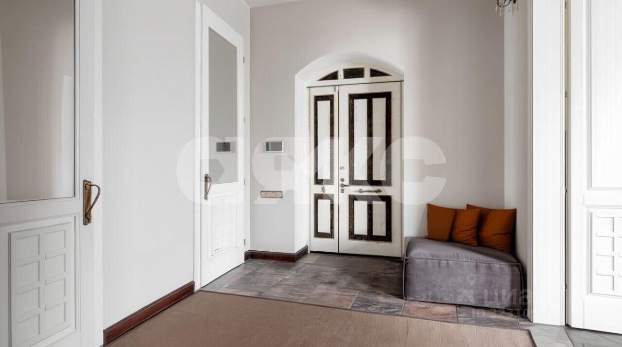 Фото №5: 5+-комнатная квартира <span class="whitespace-nowrap">178 м²</span>, <span class="whitespace-nowrap">3/6 эт.</span> - Москва, б-р Чистопрудный, 14с3