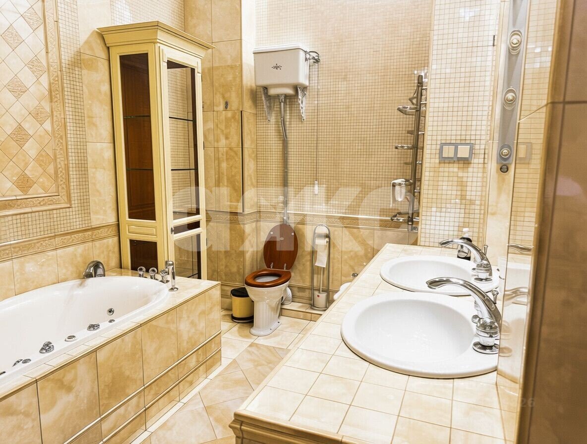 Фото №9: 5+-комнатная квартира <span class="whitespace-nowrap">178 м²</span>, <span class="whitespace-nowrap">3/6 эт.</span> - Москва, б-р Чистопрудный, 14с3