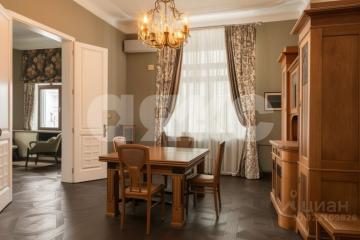 Фото №1: 5+-комнатная квартира <span class="whitespace-nowrap">178 м²</span>, <span class="whitespace-nowrap">3/6 эт.</span> - Москва, р. Басманный, б-р Чистопрудный, 14с3