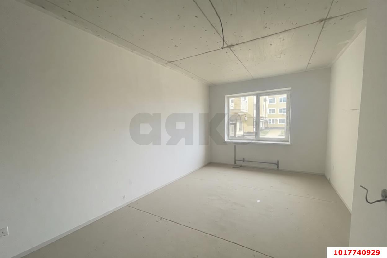 Фото №1: 1-комнатная квартира <span class="whitespace-nowrap">42 м²</span>, <span class="whitespace-nowrap">1/4 эт.</span> - Адыгейск, ул. Советская, 10/2