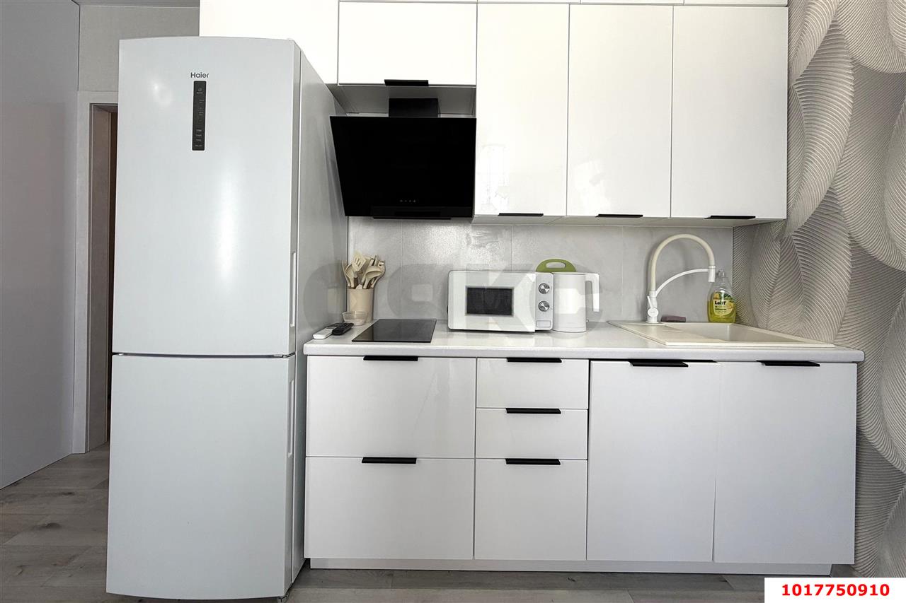Фото №6: Студия <span class="whitespace-nowrap">30 м²</span>, <span class="whitespace-nowrap">8/12 эт.</span> - Краснодар, Прикубанский внутригородской округ, мкр. ЖК Красная Площадь, ул. им. Мурата Ахеджака, 12к7