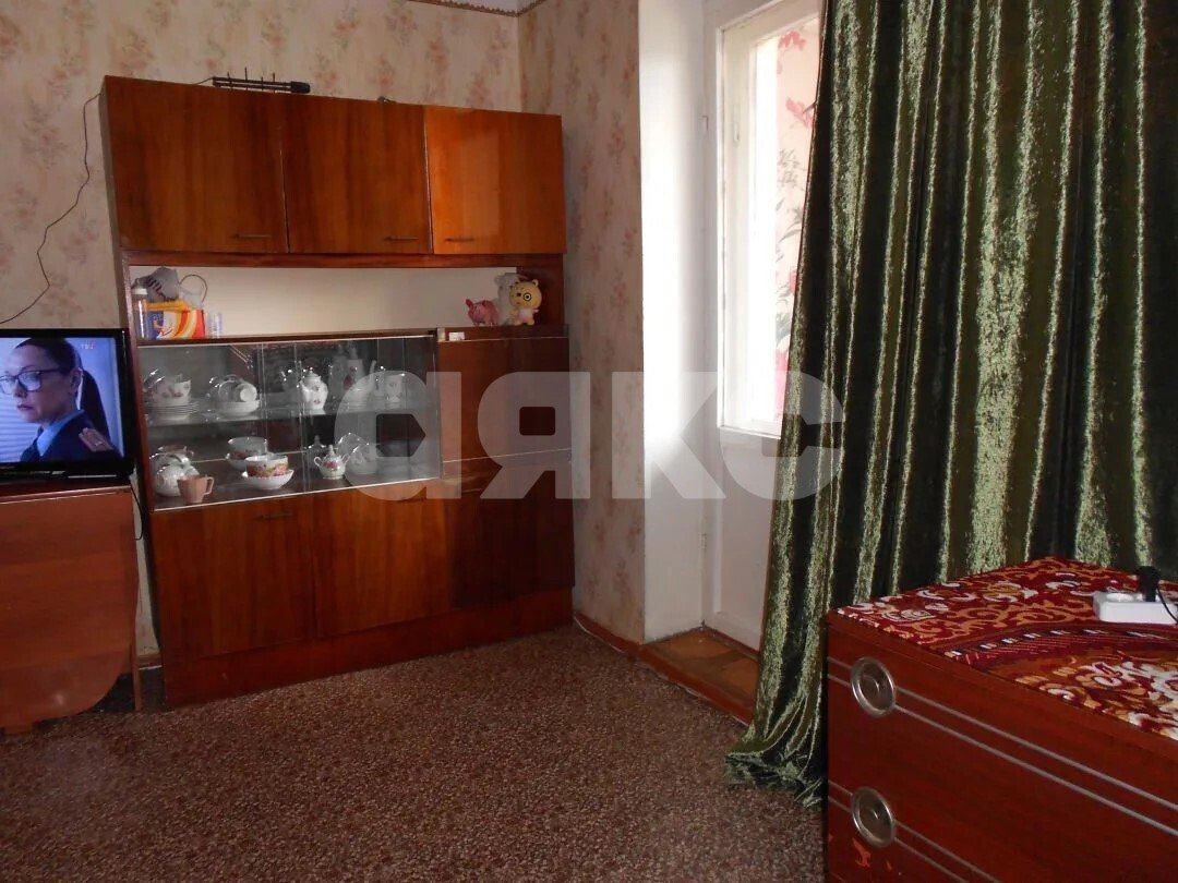 Фото №3: 2-комнатная квартира <span class="whitespace-nowrap">53 м²</span>, <span class="whitespace-nowrap">1/5 эт.</span> - Горячий Ключ, мкр. Администрация, ул. Революции, 3