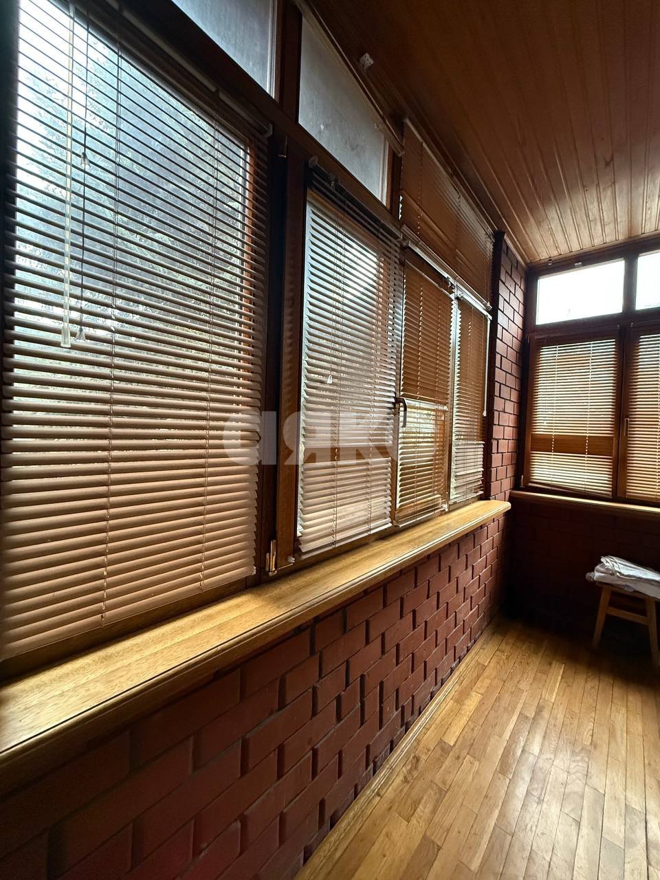 Фото №35: Дом <span class="whitespace-nowrap">350 м²</span> <span class="whitespace-nowrap">+ 11 сот.</span>, <span class="whitespace-nowrap">2 эт.</span> - Мариуполь, Приморский, мкр. Черёмушки, ул. Латышева