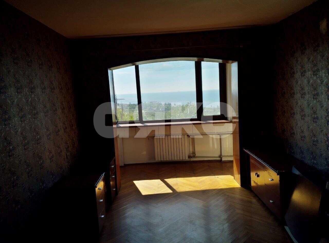 Фото №3: 4-комнатная квартира <span class="whitespace-nowrap">109 м²</span>, <span class="whitespace-nowrap">6/9 эт.</span> - Мариуполь, р. Левобережный, б-р Морской, 56