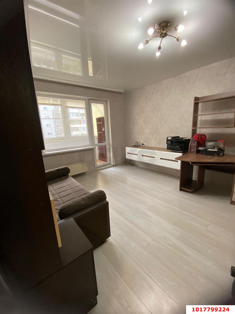 Фото №6: 1-комнатная квартира <span class="whitespace-nowrap">31 м²</span>, <span class="whitespace-nowrap">5/10 эт.</span> - Краснодар, Западный внутригородской округ, мкр. Юбилейный, пр-кт Чекистов, 29
