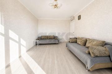 Фото №1: 1-комнатная квартира <span class="whitespace-nowrap">32 м²</span>, <span class="whitespace-nowrap">7/10 эт.</span> - Краснодар, мкр. Завод Измерительных Приборов, ул. Карякина, 3