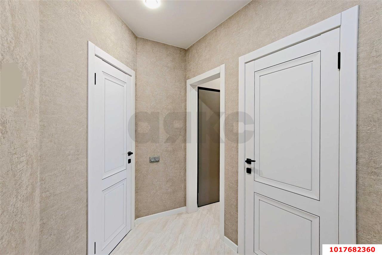 Фото №10: 1-комнатная квартира <span class="whitespace-nowrap">46 м²</span>, <span class="whitespace-nowrap">11/19 эт.</span> - Краснодар, Прикубанский внутригородской округ, Россинского, мкр. жилой комплекс Альпы, ул. Командорская, 6