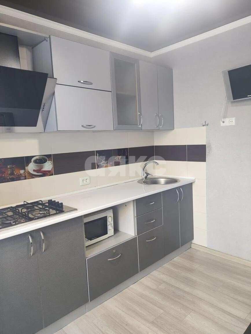 Фото №2: 1-комнатная квартира <span class="whitespace-nowrap">37 м²</span>, <span class="whitespace-nowrap">3/9 эт.</span> - Мелитополь, ул. Кирова, 47