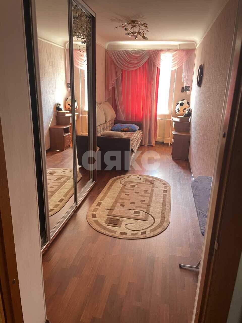 Фото №2: 2-комнатная квартира <span class="whitespace-nowrap">43 м²</span>, <span class="whitespace-nowrap">4/5 эт.</span> - Мелитополь, пр-кт Богдана Хмельницкого, 31