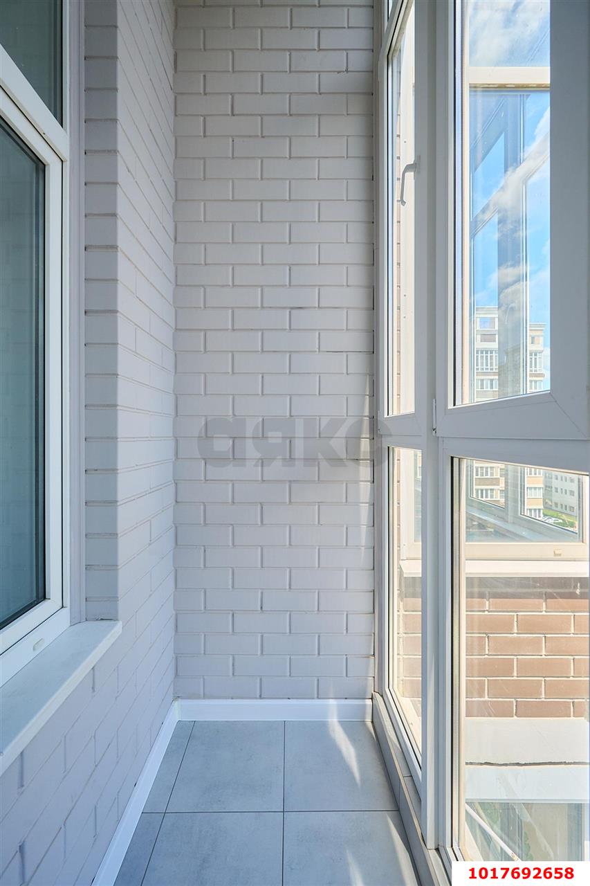 Фото №9: 1-комнатная квартира <span class="whitespace-nowrap">45 м²</span>, <span class="whitespace-nowrap">9/12 эт.</span> - Краснодар, Прикубанский внутригородской округ, мкр. ЖК Красная Площадь, ул. Конгрессная, 13